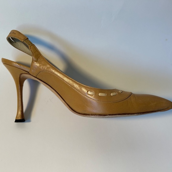 Neutral Manolo Blahnik - Picture 5 of 7
